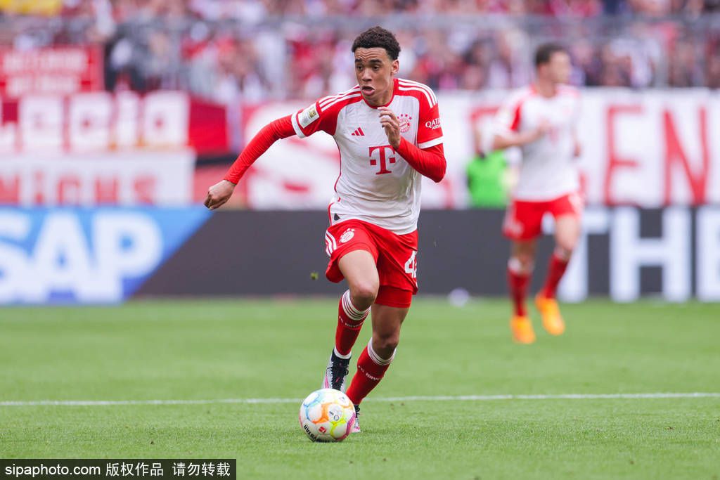 卡马文加和巴斯克斯参加了皇马合练今日皇马进行了2023年的最后一次训练，备战对阵马洛卡的比赛。